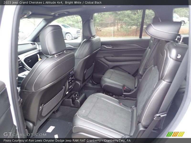 Bright White / Global Black 2023 Jeep Grand Cherokee L Altitude 4x4