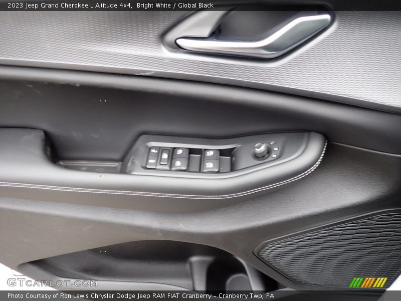 Bright White / Global Black 2023 Jeep Grand Cherokee L Altitude 4x4