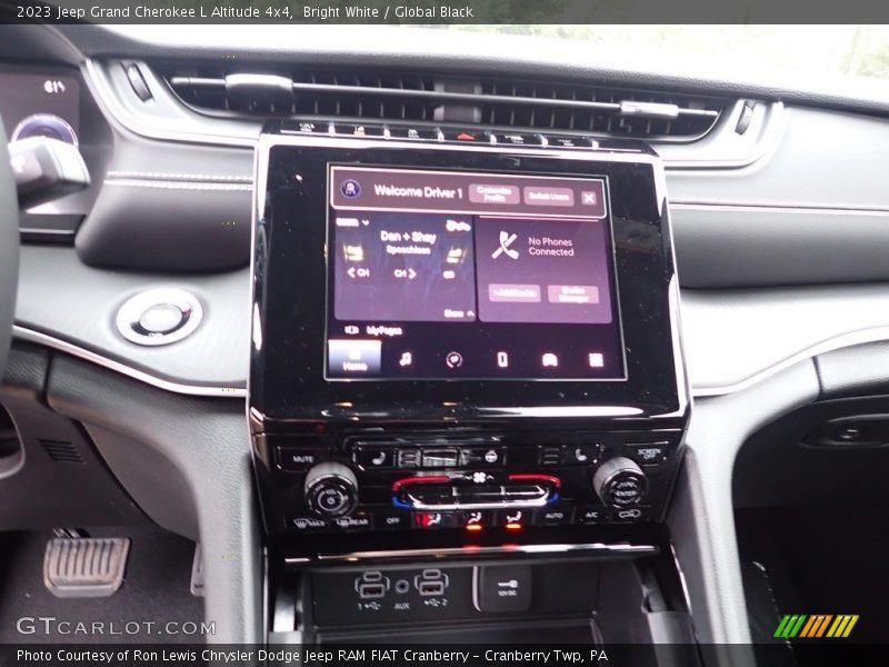 Bright White / Global Black 2023 Jeep Grand Cherokee L Altitude 4x4