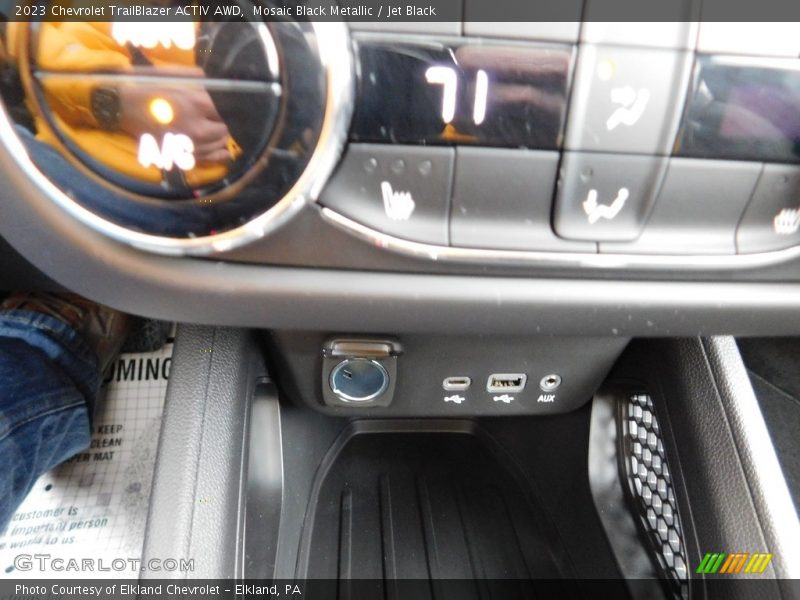 Mosaic Black Metallic / Jet Black 2023 Chevrolet TrailBlazer ACTIV AWD