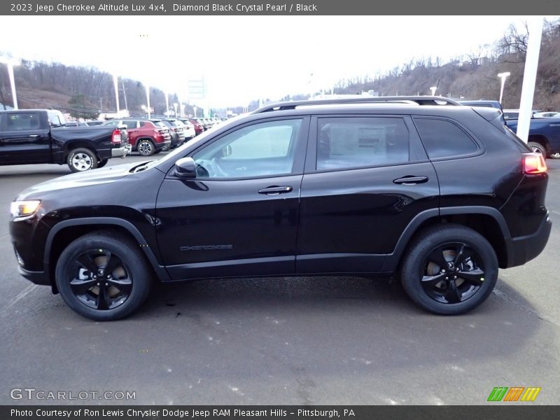Diamond Black Crystal Pearl / Black 2023 Jeep Cherokee Altitude Lux 4x4