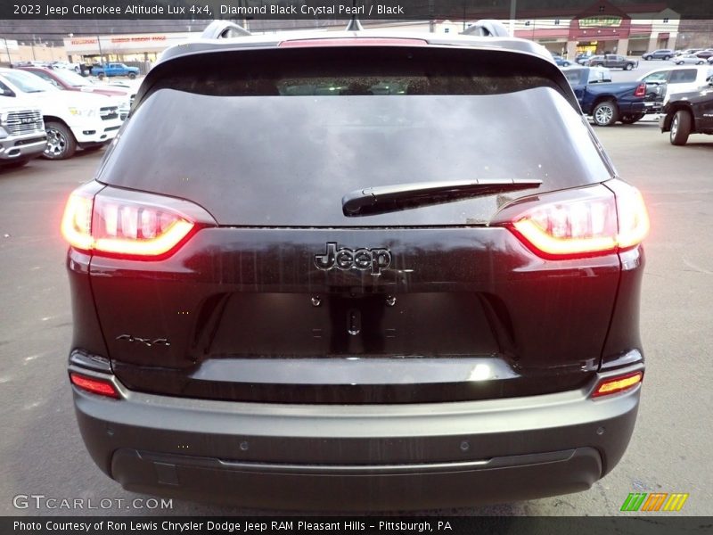 Diamond Black Crystal Pearl / Black 2023 Jeep Cherokee Altitude Lux 4x4