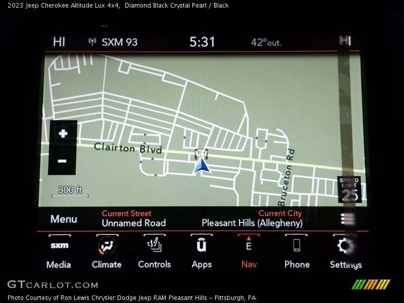 Diamond Black Crystal Pearl / Black 2023 Jeep Cherokee Altitude Lux 4x4