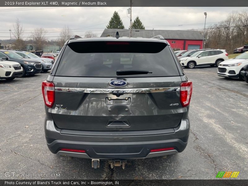 Magnetic / Medium Black 2019 Ford Explorer XLT 4WD