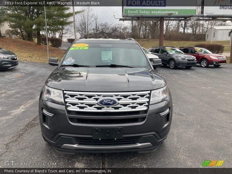 Magnetic / Medium Black 2019 Ford Explorer XLT 4WD