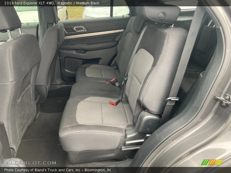 Magnetic / Medium Black 2019 Ford Explorer XLT 4WD
