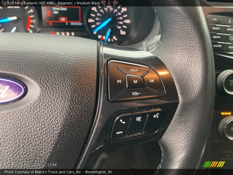 Magnetic / Medium Black 2019 Ford Explorer XLT 4WD