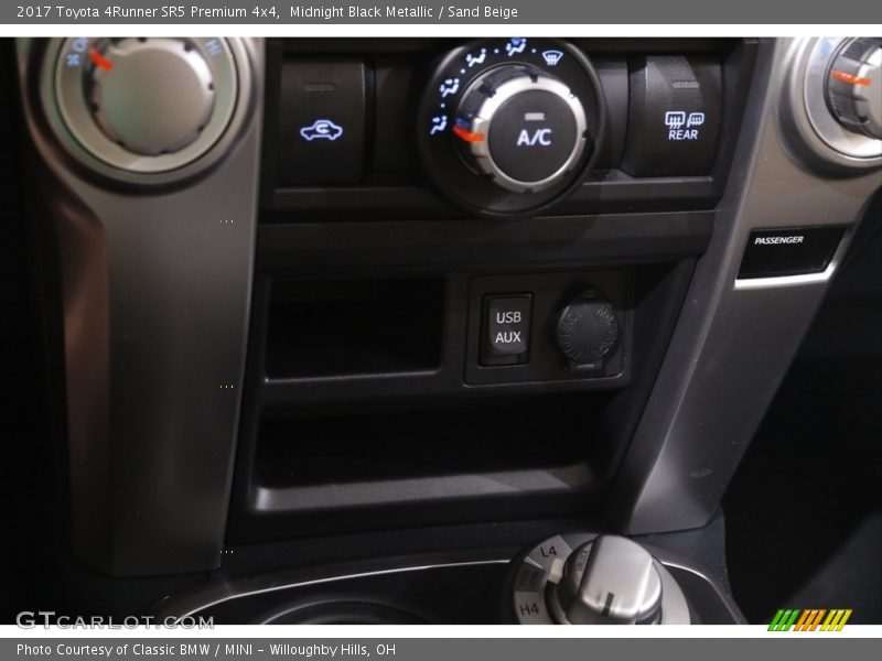Midnight Black Metallic / Sand Beige 2017 Toyota 4Runner SR5 Premium 4x4