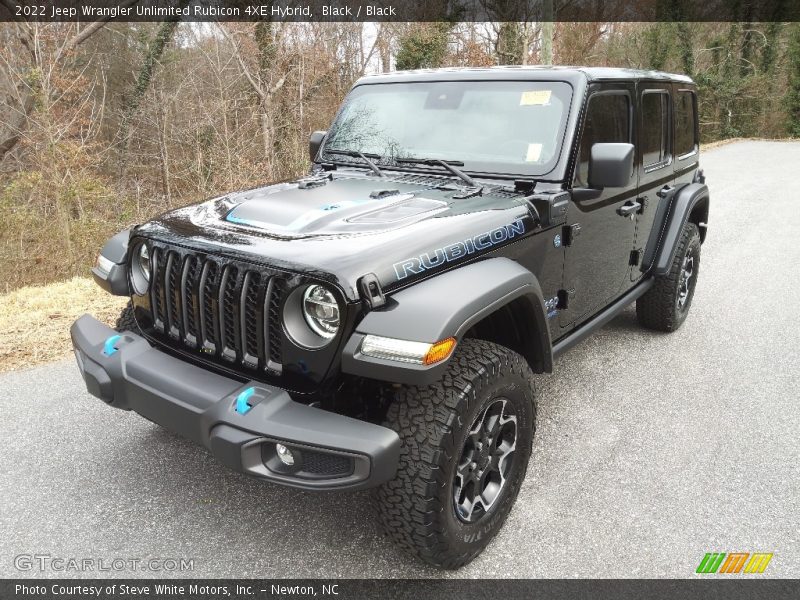 Front 3/4 View of 2022 Wrangler Unlimited Rubicon 4XE Hybrid