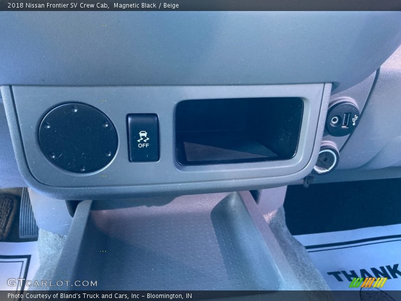 Magnetic Black / Beige 2018 Nissan Frontier SV Crew Cab