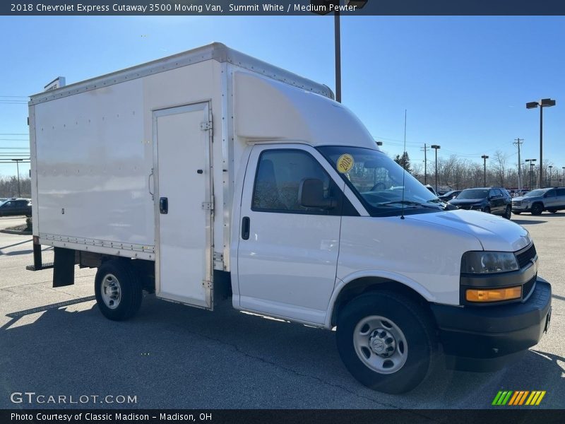 Front 3/4 View of 2018 Express Cutaway 3500 Moving Van