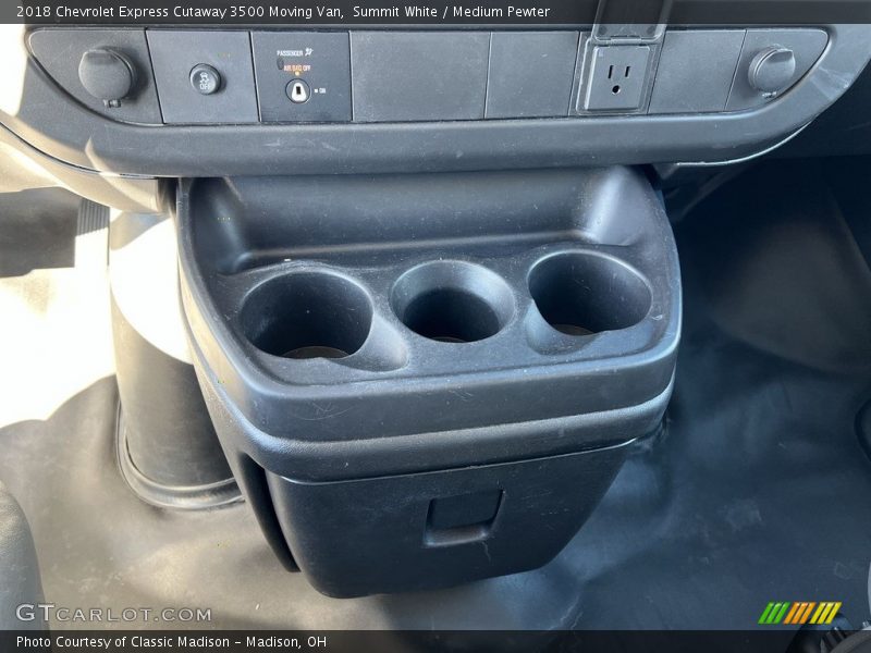 Summit White / Medium Pewter 2018 Chevrolet Express Cutaway 3500 Moving Van