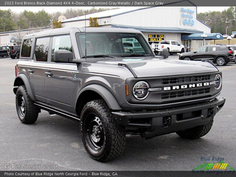 Front 3/4 View of 2023 Bronco Black Diamond 4X4 4-Door