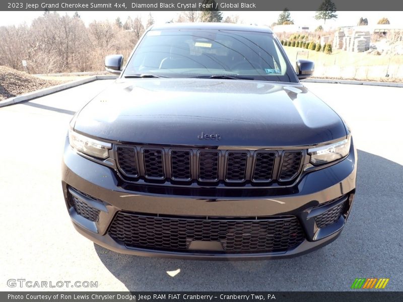 Diamond Black Crystal Pearl / Global Black 2023 Jeep Grand Cherokee Summit 4x4