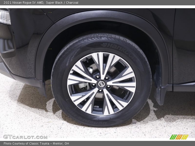  2021 Rogue SV AWD Wheel