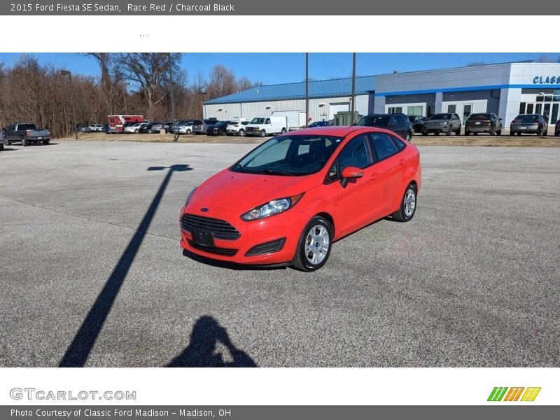 Race Red / Charcoal Black 2015 Ford Fiesta SE Sedan