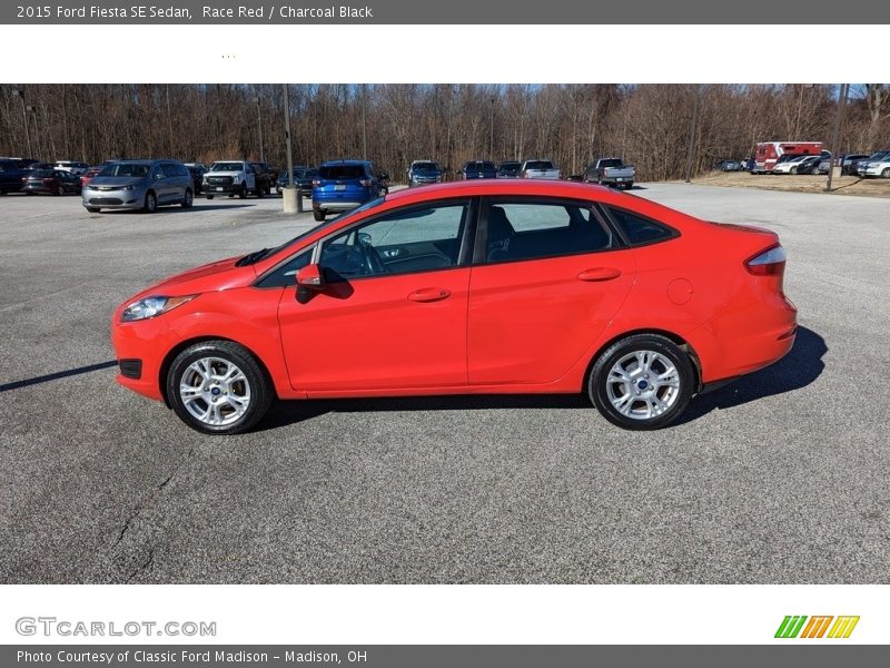 Race Red / Charcoal Black 2015 Ford Fiesta SE Sedan