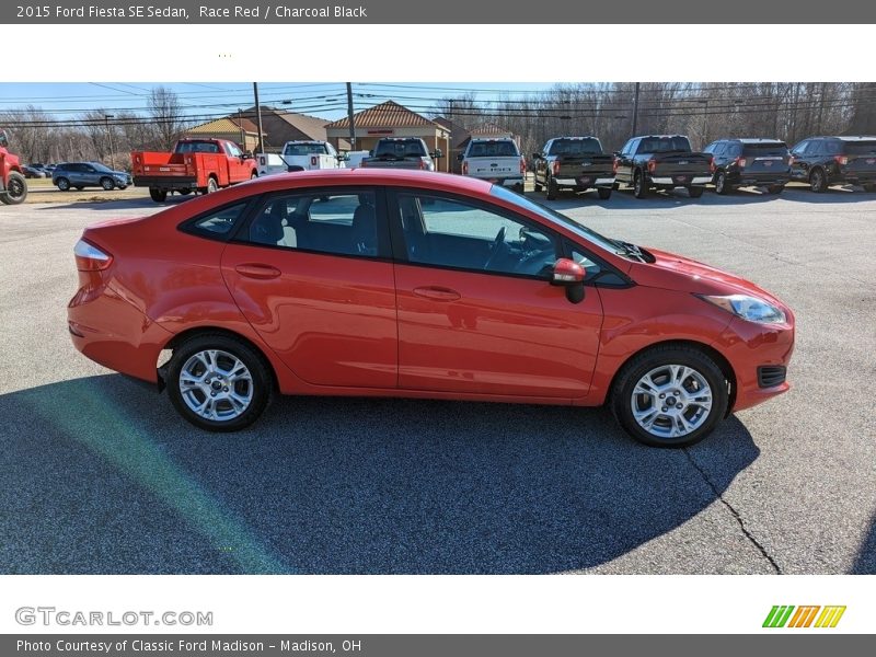 Race Red / Charcoal Black 2015 Ford Fiesta SE Sedan
