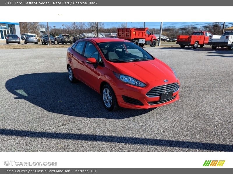 Race Red / Charcoal Black 2015 Ford Fiesta SE Sedan
