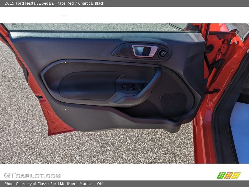 Race Red / Charcoal Black 2015 Ford Fiesta SE Sedan