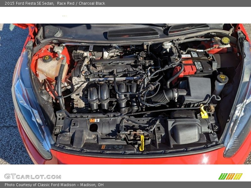 Race Red / Charcoal Black 2015 Ford Fiesta SE Sedan