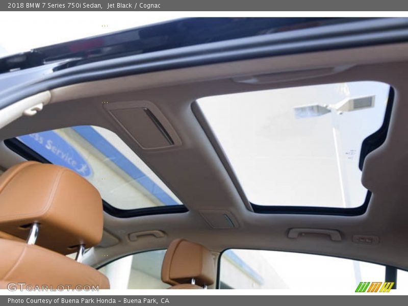 Sunroof of 2018 7 Series 750i Sedan