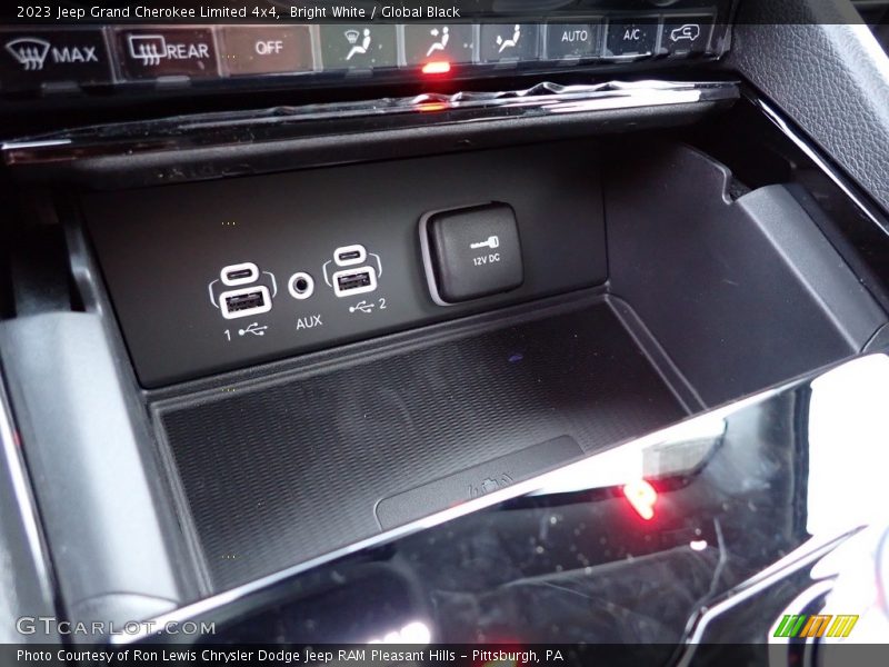 Bright White / Global Black 2023 Jeep Grand Cherokee Limited 4x4