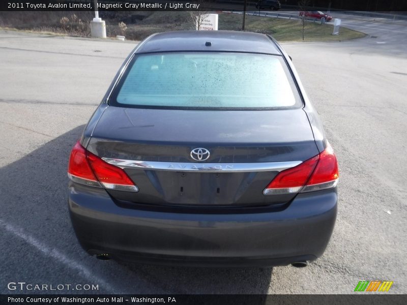 Magnetic Gray Metallic / Light Gray 2011 Toyota Avalon Limited