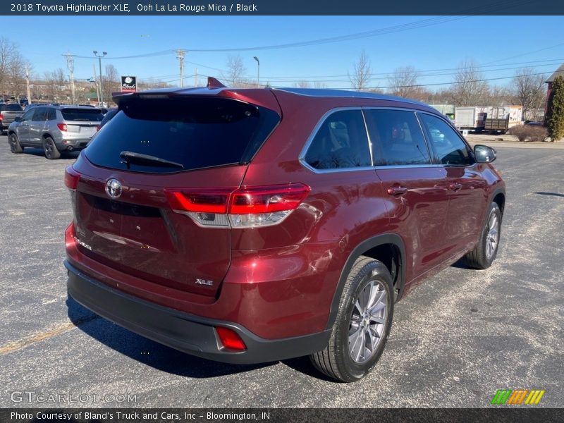 Ooh La La Rouge Mica / Black 2018 Toyota Highlander XLE
