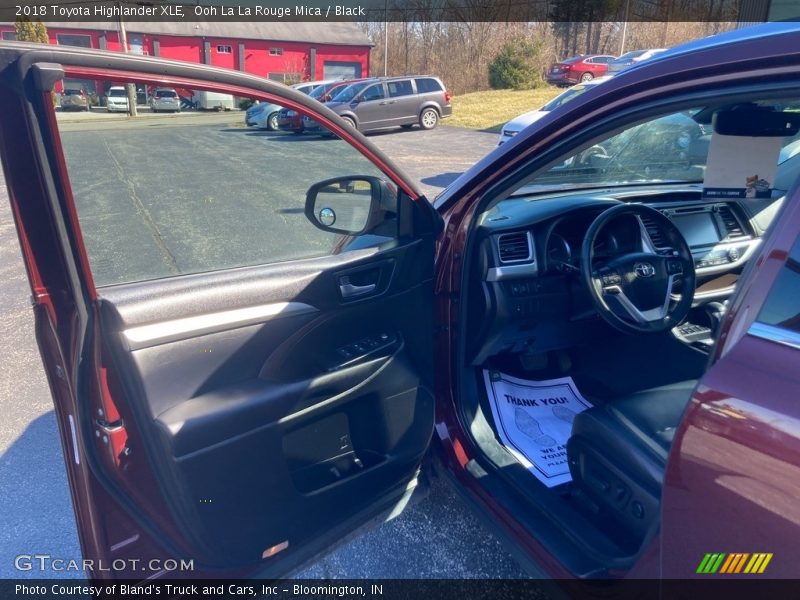 Ooh La La Rouge Mica / Black 2018 Toyota Highlander XLE