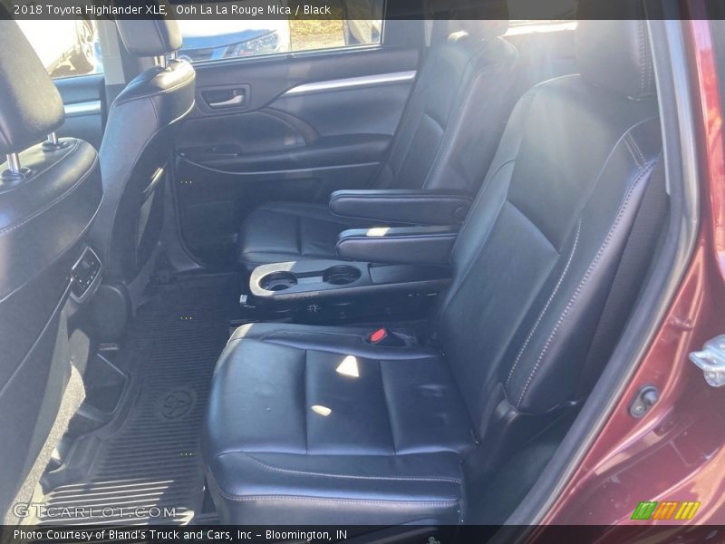Ooh La La Rouge Mica / Black 2018 Toyota Highlander XLE