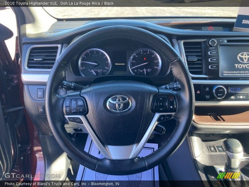 Ooh La La Rouge Mica / Black 2018 Toyota Highlander XLE