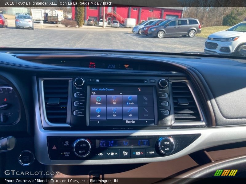 Ooh La La Rouge Mica / Black 2018 Toyota Highlander XLE