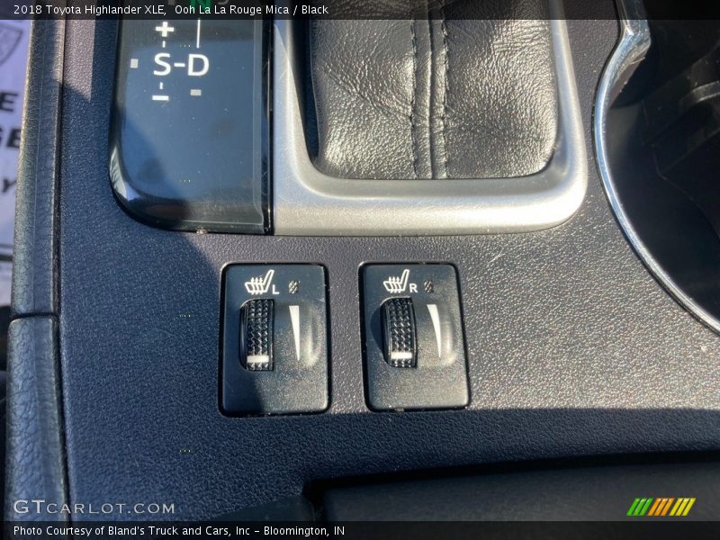 Ooh La La Rouge Mica / Black 2018 Toyota Highlander XLE