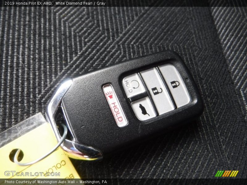 White Diamond Pearl / Gray 2019 Honda Pilot EX AWD