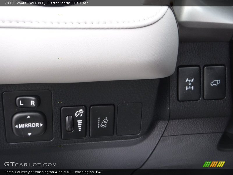 Electric Storm Blue / Ash 2018 Toyota RAV4 XLE