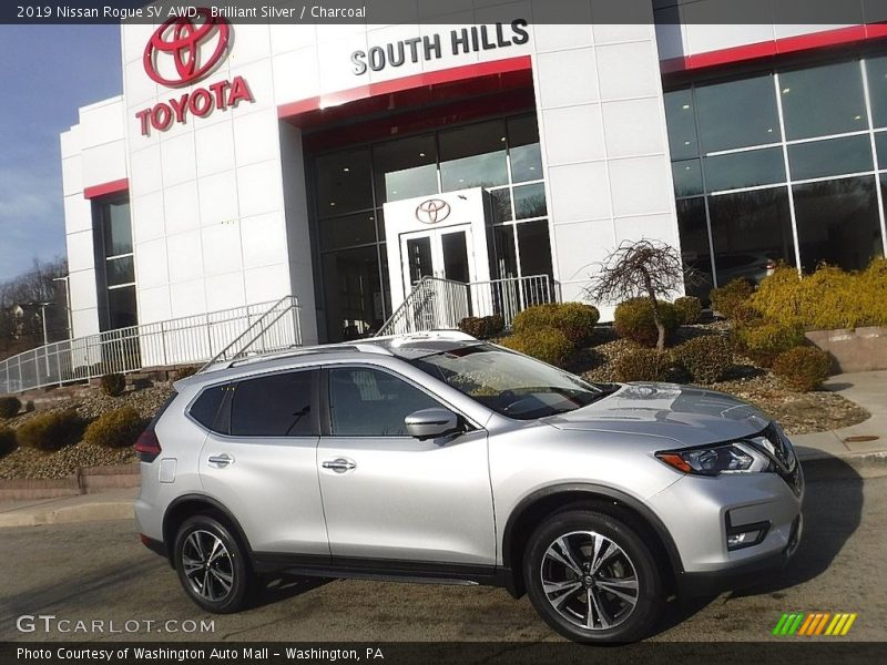 Brilliant Silver / Charcoal 2019 Nissan Rogue SV AWD