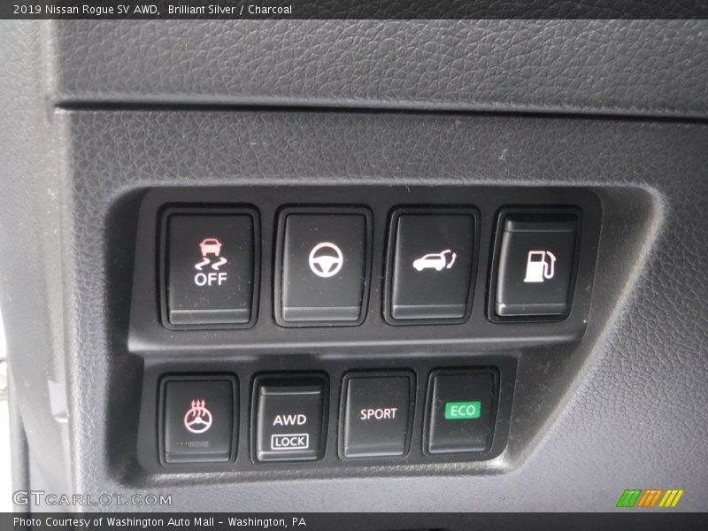Brilliant Silver / Charcoal 2019 Nissan Rogue SV AWD