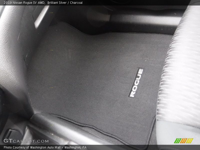 Brilliant Silver / Charcoal 2019 Nissan Rogue SV AWD