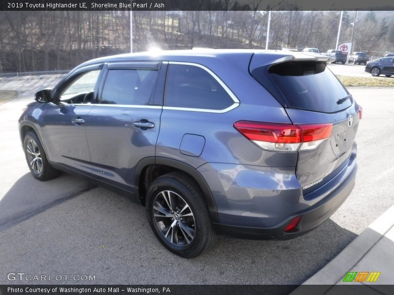 Shoreline Blue Pearl / Ash 2019 Toyota Highlander LE