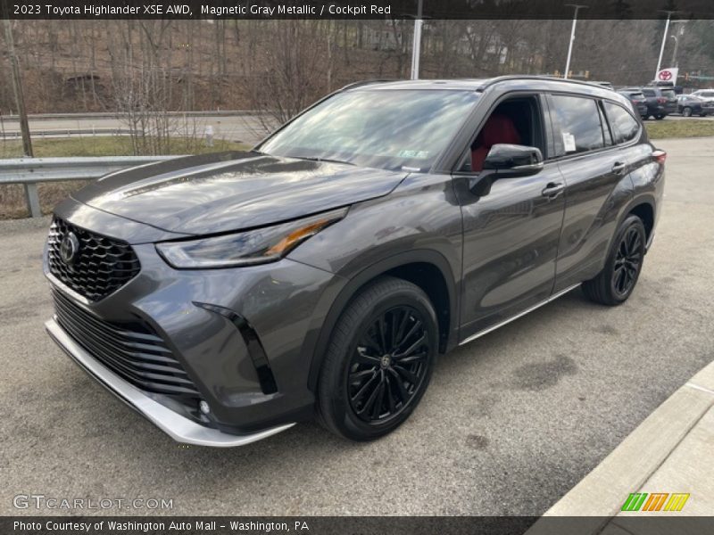 Front 3/4 View of 2023 Highlander XSE AWD