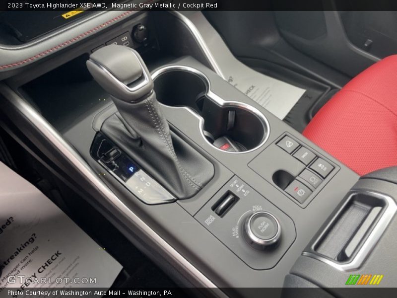  2023 Highlander XSE AWD 8 Speed Automatic Shifter