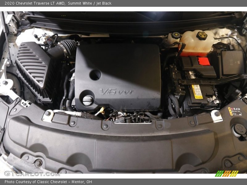 Summit White / Jet Black 2020 Chevrolet Traverse LT AWD
