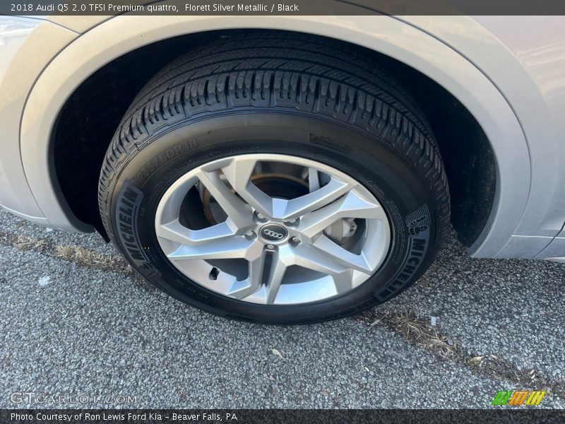Florett Silver Metallic / Black 2018 Audi Q5 2.0 TFSI Premium quattro