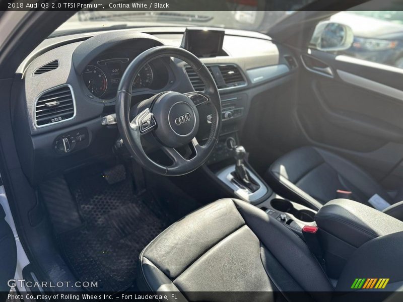 Cortina White / Black 2018 Audi Q3 2.0 TFSI Premium