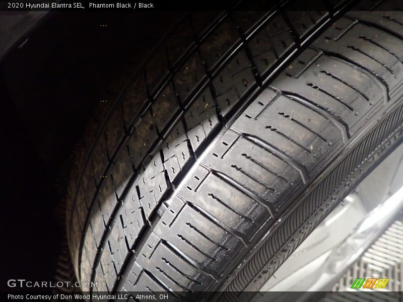 Phantom Black / Black 2020 Hyundai Elantra SEL