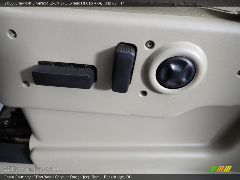 Black / Tan 2005 Chevrolet Silverado 1500 Z71 Extended Cab 4x4