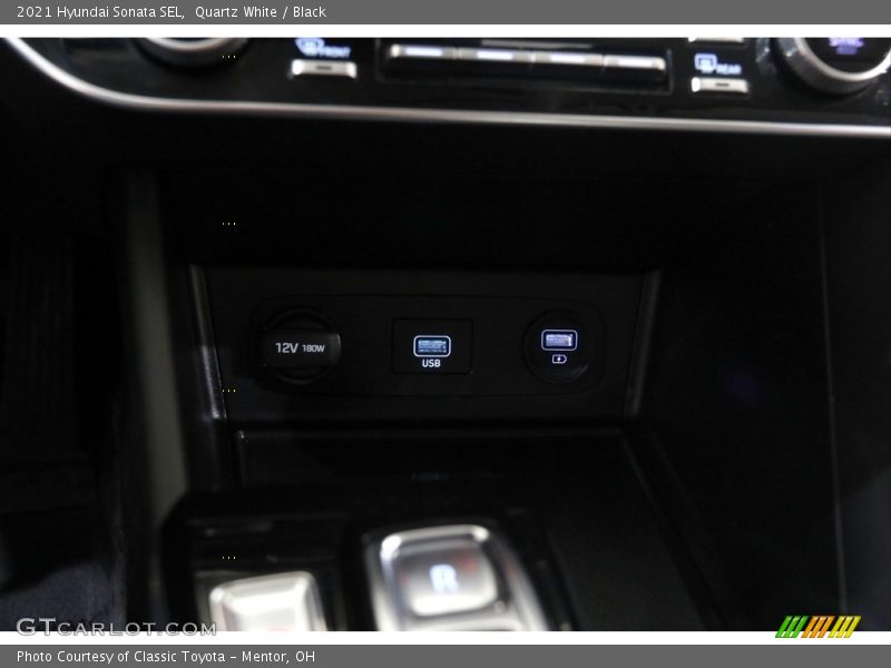 Quartz White / Black 2021 Hyundai Sonata SEL