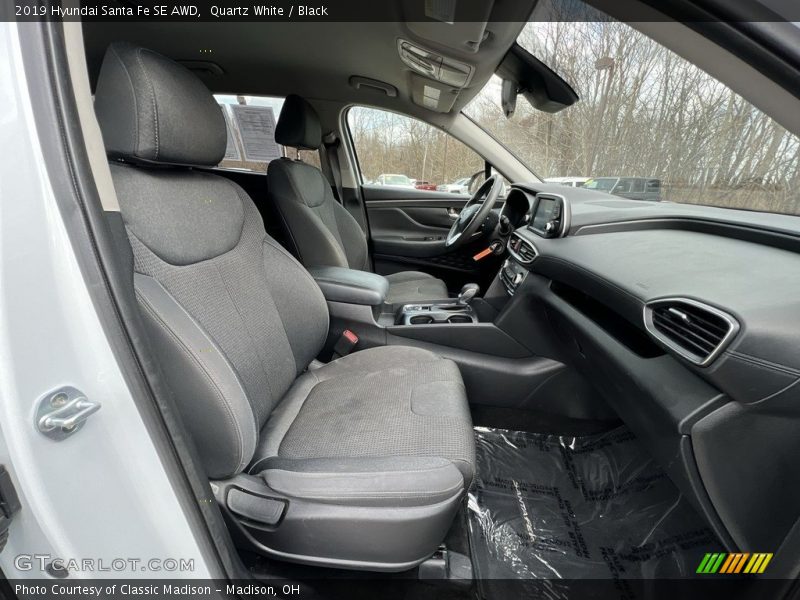 Quartz White / Black 2019 Hyundai Santa Fe SE AWD