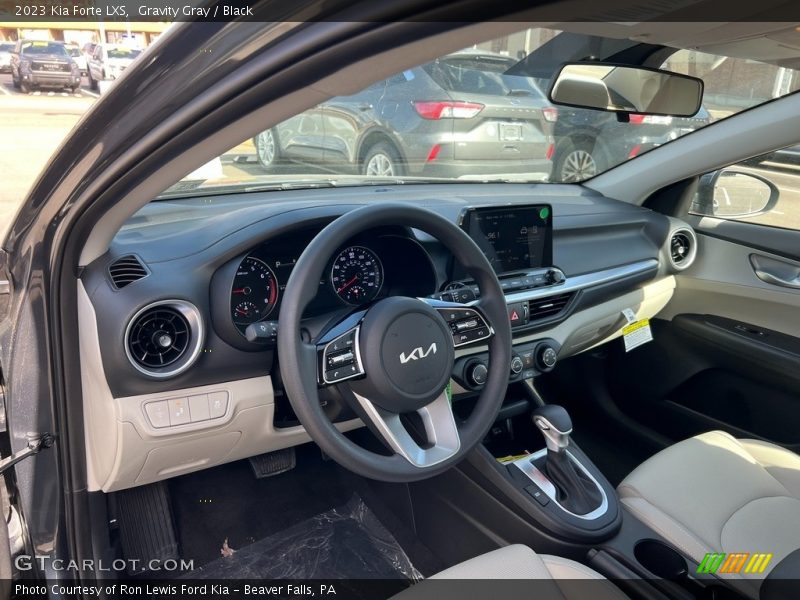 Gravity Gray / Black 2023 Kia Forte LXS